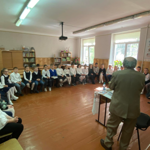Întâlnire-șezătoare marele poet Titus Știrbu împreună cu elevii clasei a II-a „B”